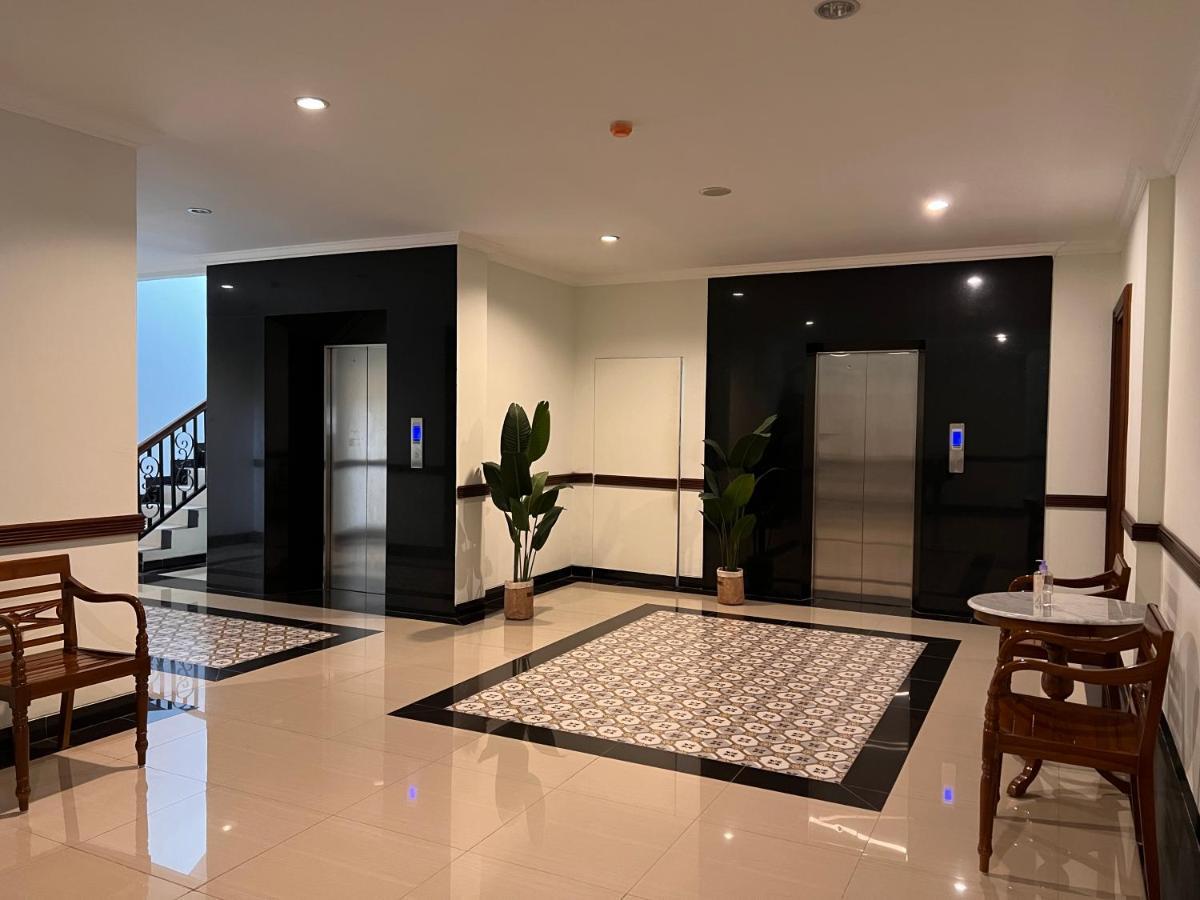 Le Semar Hotel Karawaci Dahung Exterior photo